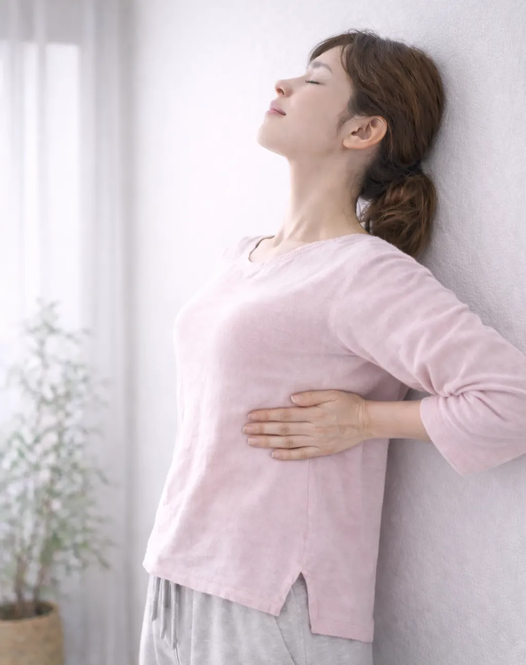 背中側に息を送るイメージ